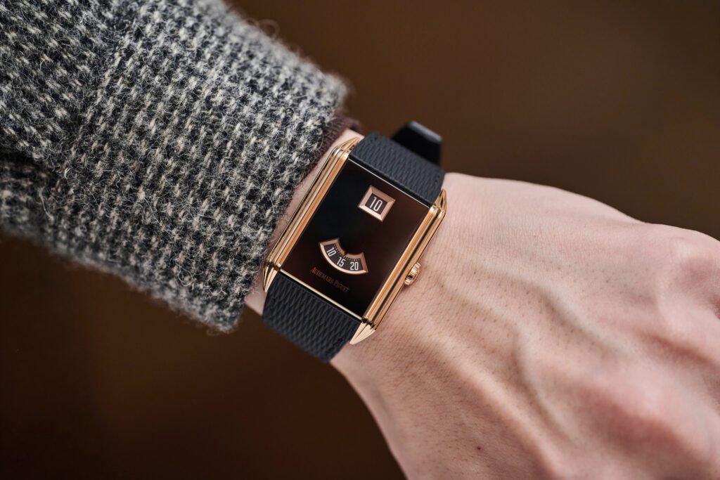 AUDEMARS PIGUET - Neo Frame Jumping Hour