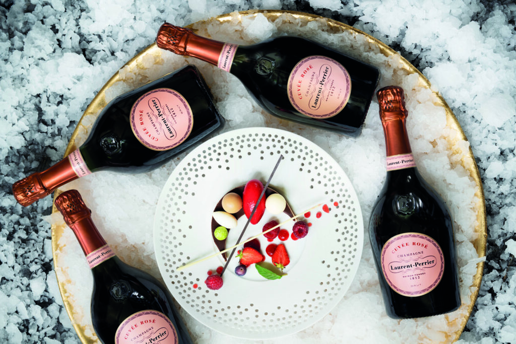 A l’origine de nombreuses innovations en Champagne, la maison Laurent-Perrier s’est construite autour de trois savoir-faire pionniers : l’assemblage des vins de réserve, la macération et le non dosé.