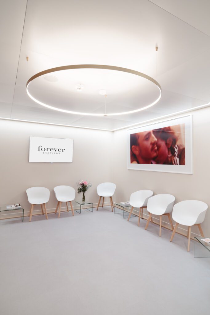 Forever Institut quitte la rue du Rhône et inaugure un nouvel espace quelques rues plus loin, à la rue du Commerce.