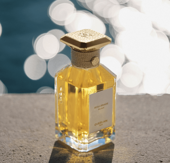 Flacon de parfum Guerlain x Beau-Rivage Palace Lausanne inspiré du lac Léman et des Alpes suisses