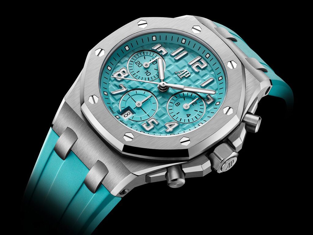 Audemars Piguet Royal Oak Offshore Chronographe 37 mm turquoise avec cadran et bracelet assortis.