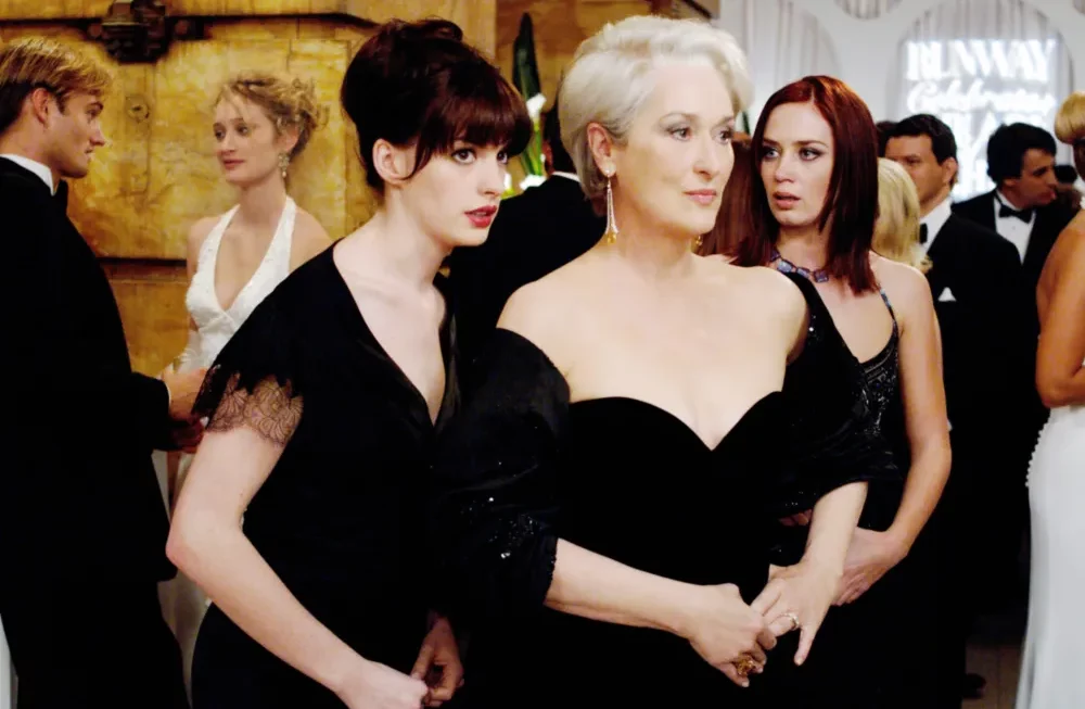 Le diable s’habille en Prada : Les tenues Les plus iconiques des deux films