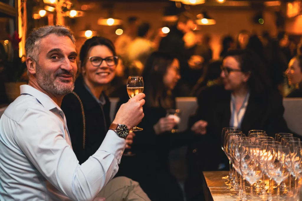 Le restaurant genevois l'Alma invite à découvrir son décor réinventé et savourer les créations du chef Cesar Ortiz Abril.