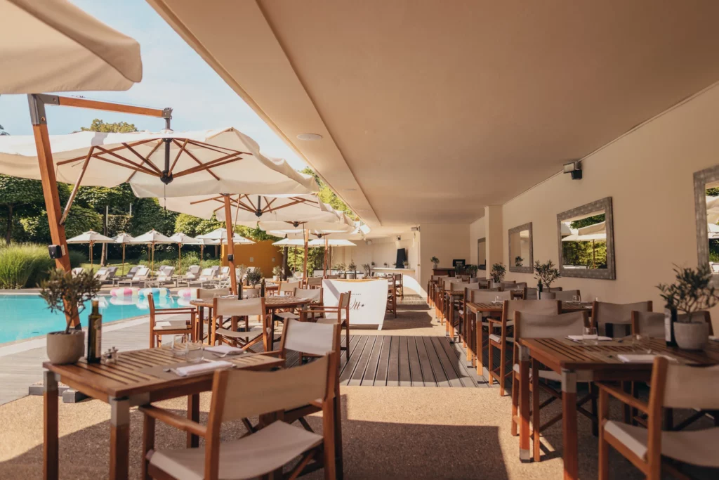 InterContinentale Genève lance sa saison estivale avec la réouverture de sa piscine et de son restaurant le poolside depuis le 1er juin.