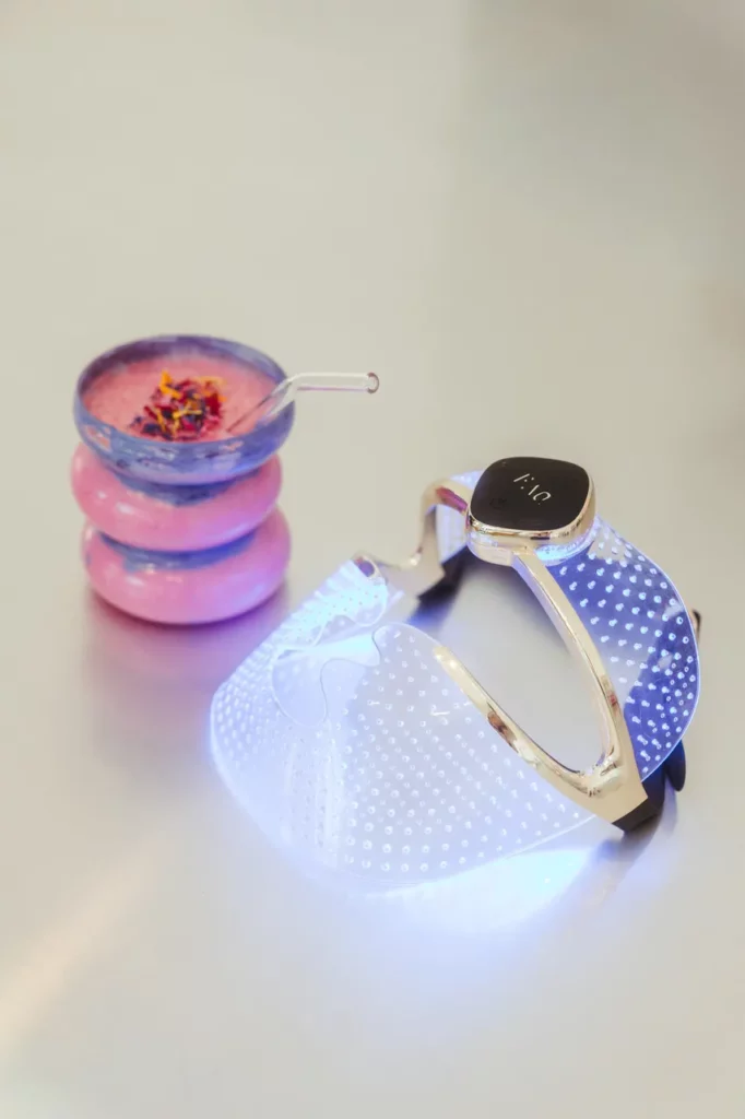 Alliant soins esthétiques de pointe et nutrition fonctionnelle, Curatech Studio redéfinit l'approche du bien-être grâce à la beauty tech.
