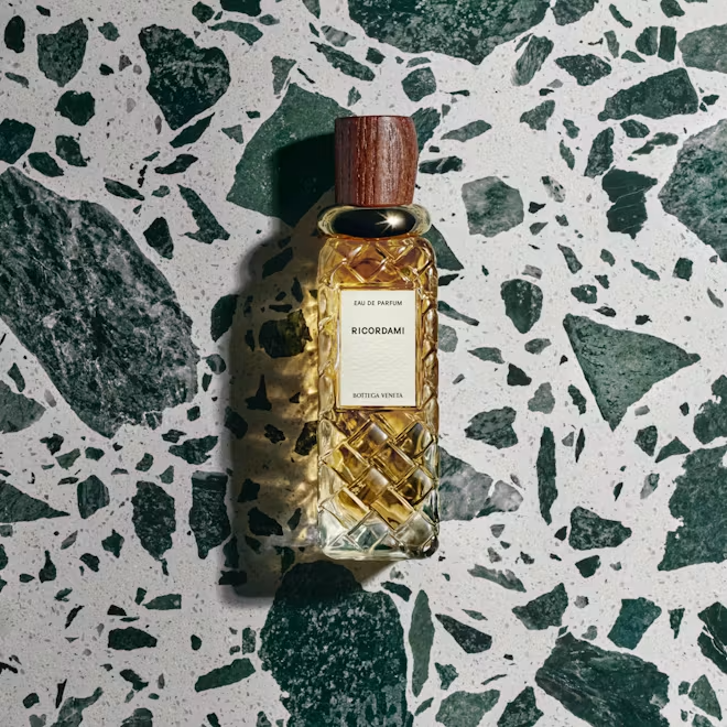 Vanille, agrumes fleurs blanches et notes marines, composent la recette olfactive d’un bel été.